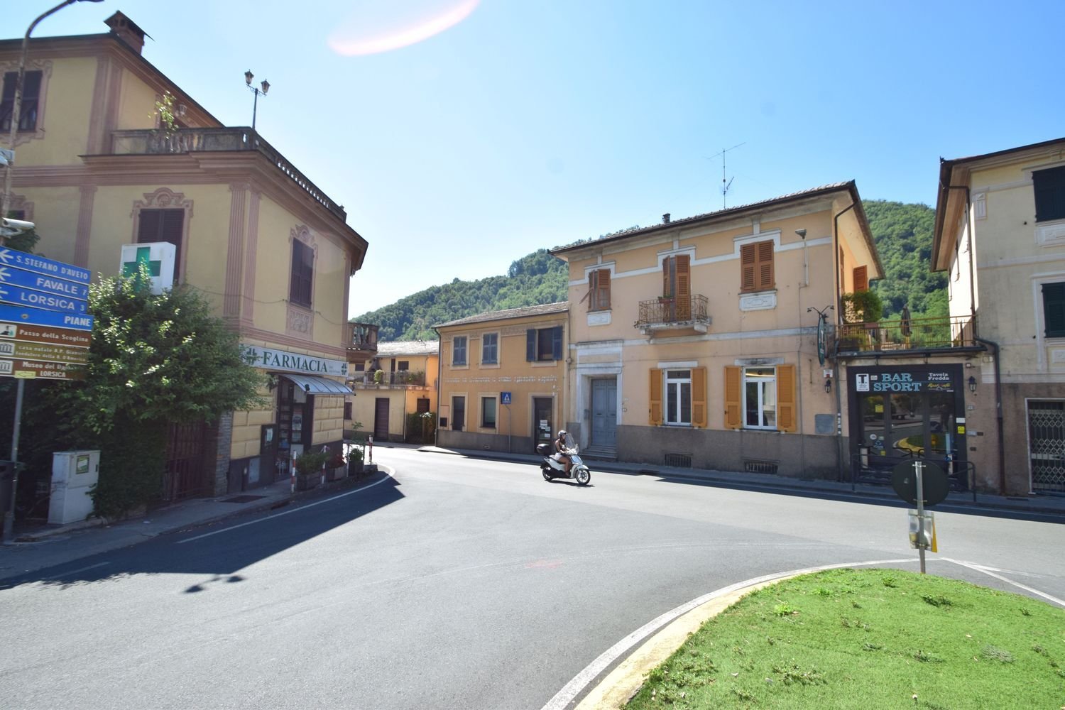 160m² Commercial property in Cicagna, Italy No. 342435