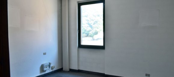 160m² Commercial property in Cicagna, Italy No. 342435 12