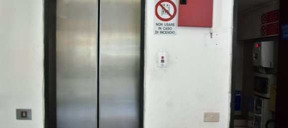 160m² Commercial property in Cicagna, Italy No. 342435 11