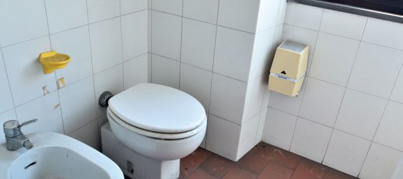 160m² Commercial property in Cicagna, Italy No. 342435 16