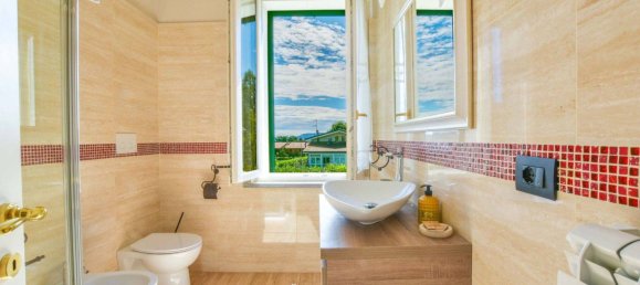 6 bedrooms Villa in Lesa, Italy No. 376205 8