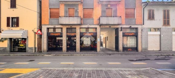 670m² Warehouse in Sant'Angelo Lodigiano, Italy No. 8069 18