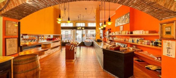 670m² Warehouse in Sant'Angelo Lodigiano, Italy No. 8069 2