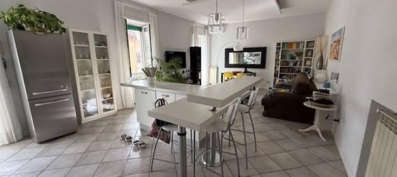 3-Zimmer Wohnung in Naples, Italy, Nr. 35299 3