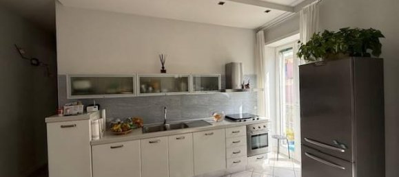 3-Zimmer Wohnung in Naples, Italy, Nr. 35299 5