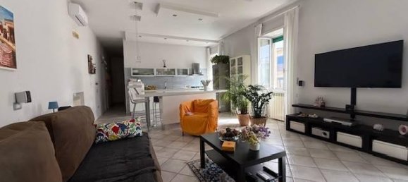 3-Zimmer Wohnung in Naples, Italy, Nr. 35299 4