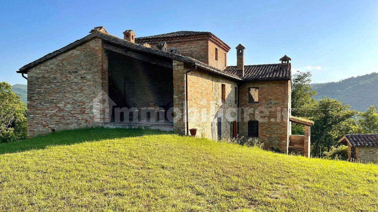 Casa de 5 habitaciónes en Urbino, Italy No. 54997