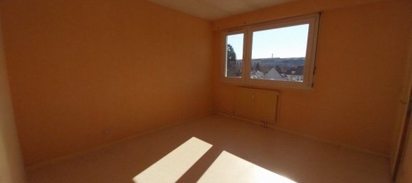 1 bedroom Apartment in Le Creusot, France No. 201445 3