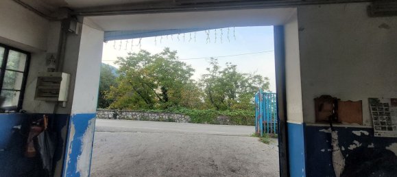 Entrepôt à Cava de' Tirreni, Italy 150m² No. 111518 3