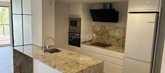 4 bedrooms Apartment in Alicante, Spain No. 155778 3