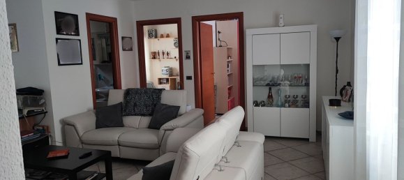 7 rooms House in Castelgrande, Italy No. 251096 9