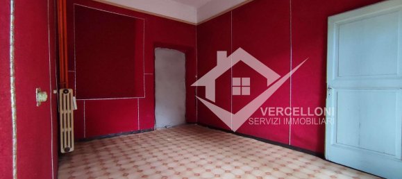 6 rooms House in Barengo, Italy No. 149588 5