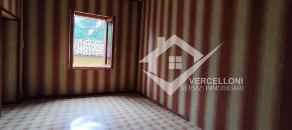 6 rooms House in Barengo, Italy No. 149588 4