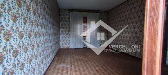 6 rooms House in Barengo, Italy No. 149588 2