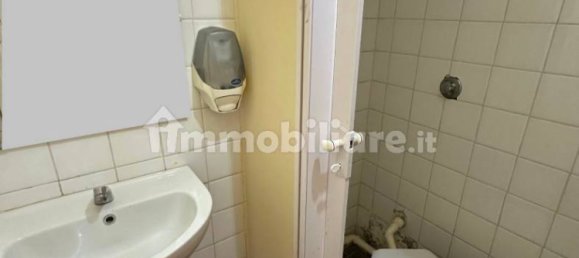 1 room Commercial property in Genoa, Italy No. 329986 7