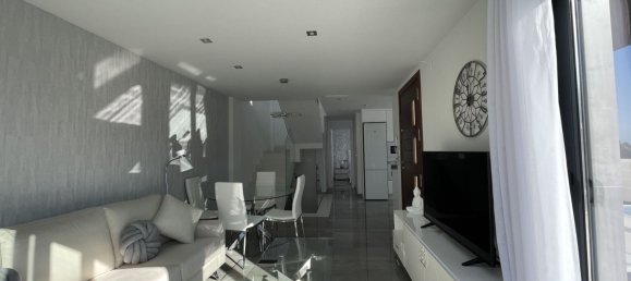 3 bedrooms House in Torrevieja, Spain No. 11829 6