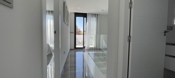 3 bedrooms House in Torrevieja, Spain No. 11829 18