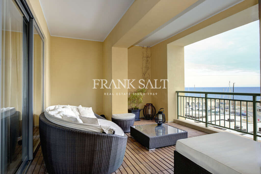 3 bedrooms Apartment in Saint Julian's, Malta No. 4082