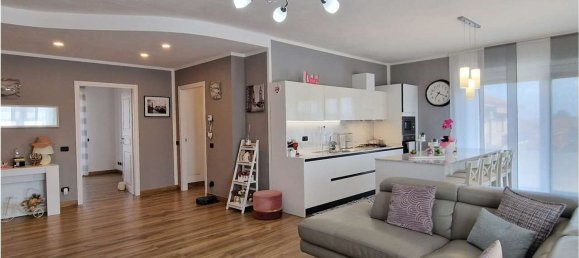 Casa de 4 dormitorios en Briga Novarese, Italy No. 359406 3