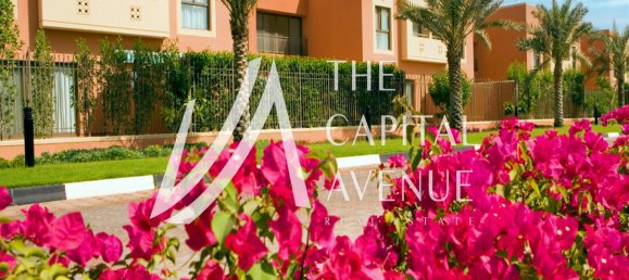 Villa de 4 dormitorios en Abu Dhabi Gate City, UAE No. 33558 2