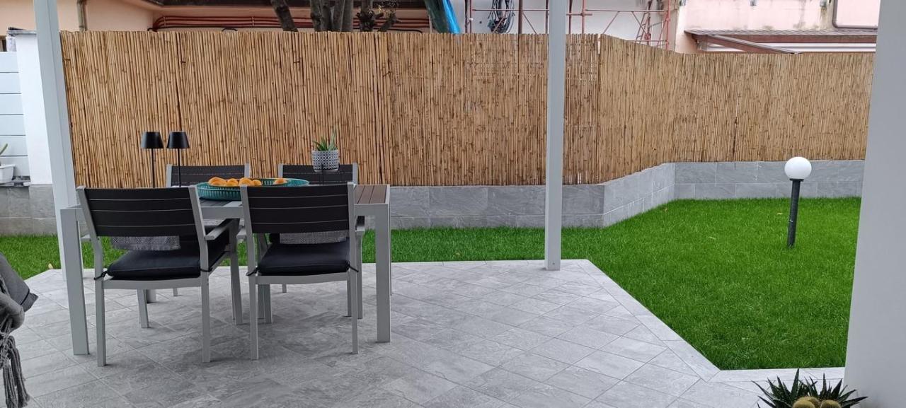 Квартира с 3 комнатами в Каррара, Италия № 38903