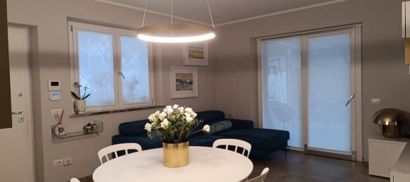 Квартира с 3 комнатами в Каррара, Италия № 38903 2