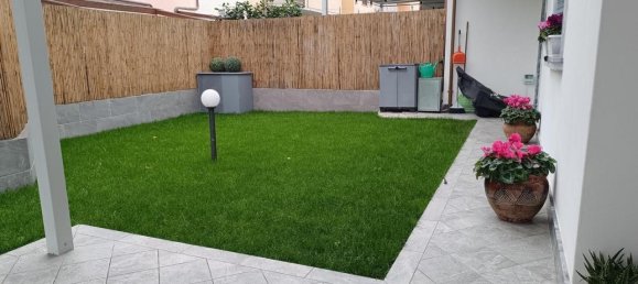 Квартира с 3 комнатами в Каррара, Италия № 38903 7