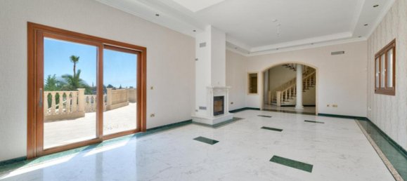 5 bedrooms Villa in Limassol, Cyprus No. 12724 2