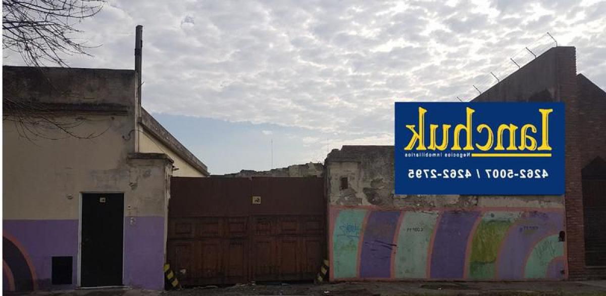  Commercial property in Lanus, Argentina No. 22093