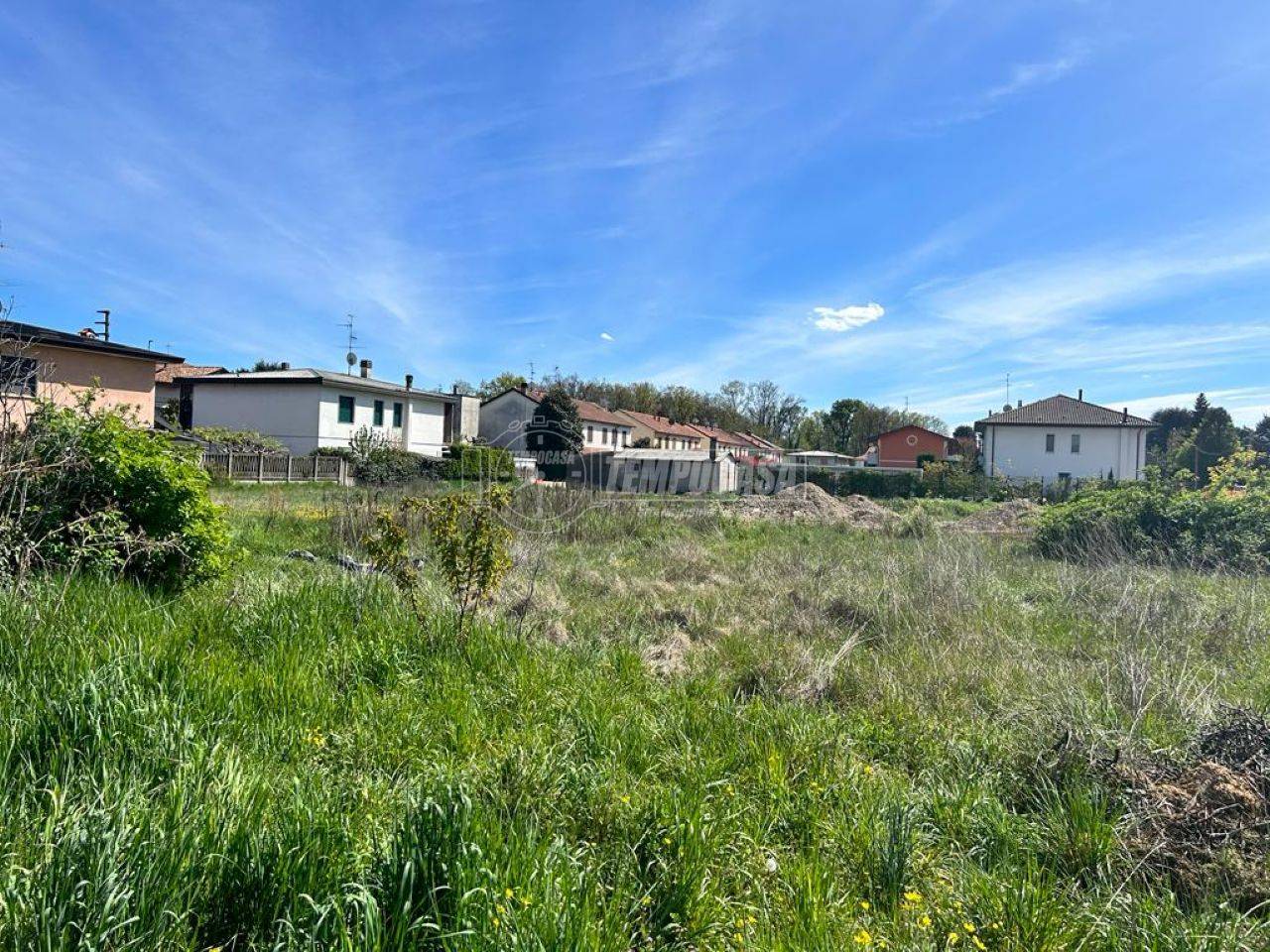 1482m² Land in Lazzate, Italy No. 2161
