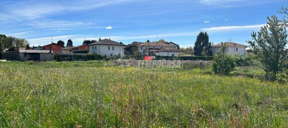 1482m² Land in Lazzate, Italy No. 2161 2