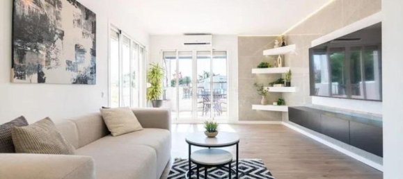 3 bedrooms Penthouse in Estepona, Spain No. 174298 12