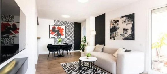 3 bedrooms Penthouse in Estepona, Spain No. 174298 10