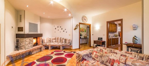 2 bedrooms Apartment in Cherasco, Italy No. 294047 4