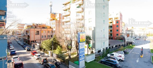 Studio in Milan, Italy No. 243945 10