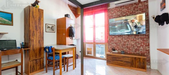 Studio in Milan, Italy No. 243945 6