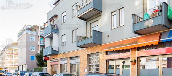 Studio in Milan, Italy No. 243945 2