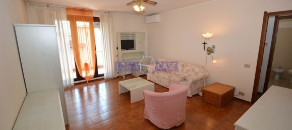 2 rooms Apartment in Lomagna, Italy No. 274089 2