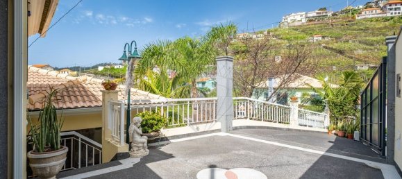 3 bedrooms House in Camara de Lobos, Portugal No. 183211 2