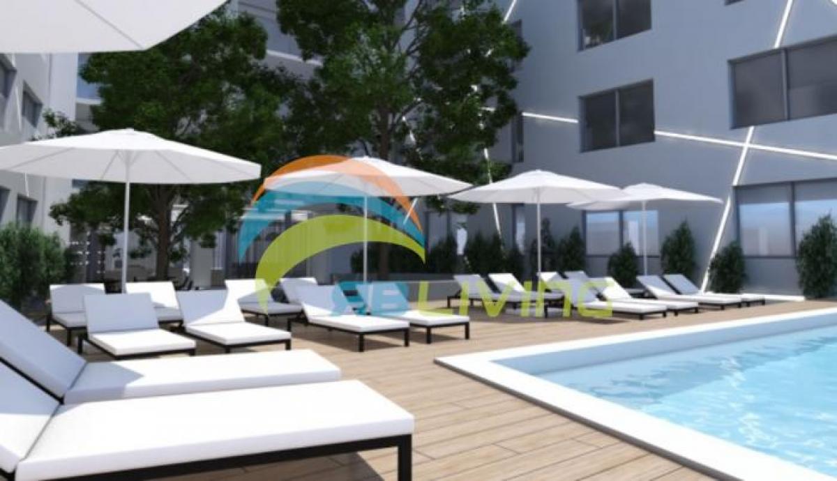 Apartamento de 2 dormitorios en Funchal, Portugal No. 532