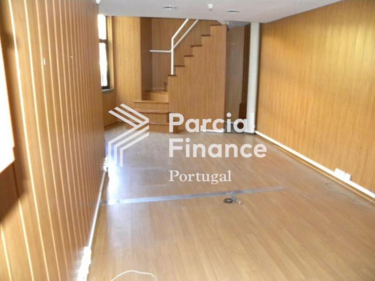 Laden in Lisbon, Portugal 21m², Nr. 8154