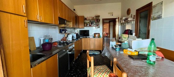6 rooms Apartment in Scandicci, Italy No. 48286 4
