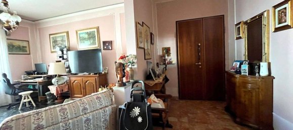 6 rooms Apartment in Scandicci, Italy No. 48286 15