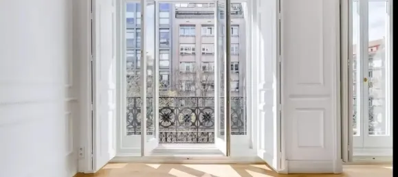 Квартира с 4 спальнями в Мадрид, Испания № 155105 4