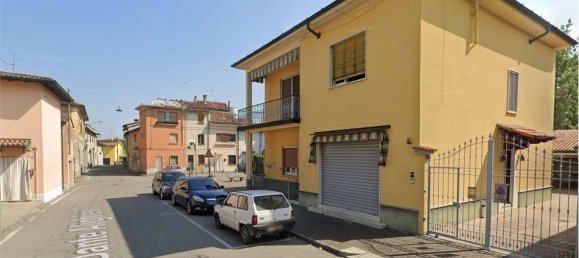 2 bedrooms House in Senna Lodigiana, Italy No. 264860 2