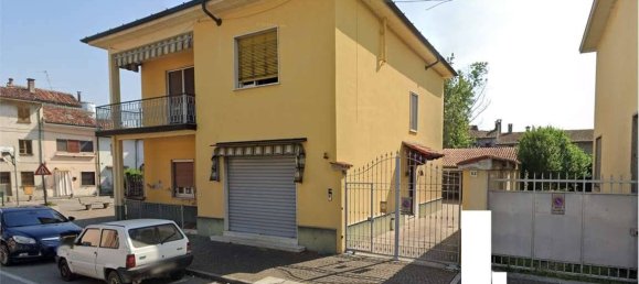 2 bedrooms House in Senna Lodigiana, Italy No. 264860 4