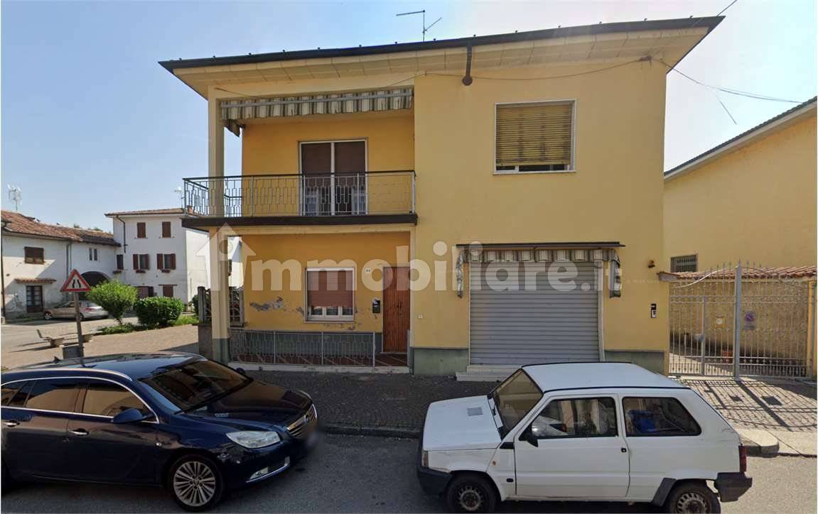 2 bedrooms House in Senna Lodigiana, Italy No. 264860