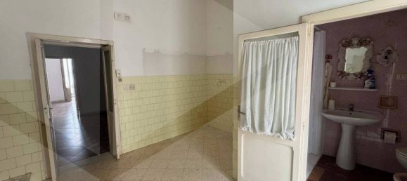 3 chambres Appartement à Bari, Italy No. 21092 8
