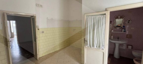 3 chambres Appartement à Bari, Italy No. 21092 9