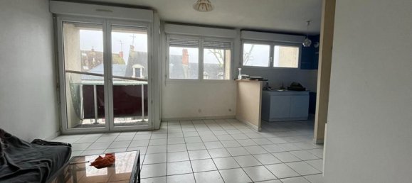 2 chambres Appartement à Saint-Florent-sur-Cher, France No. 77776 2